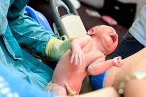 सरकारी डॉक्टर बोले, गर्भ में बच्चे की मौत, निजी अस्पताल में स्वस्थ जन्मा