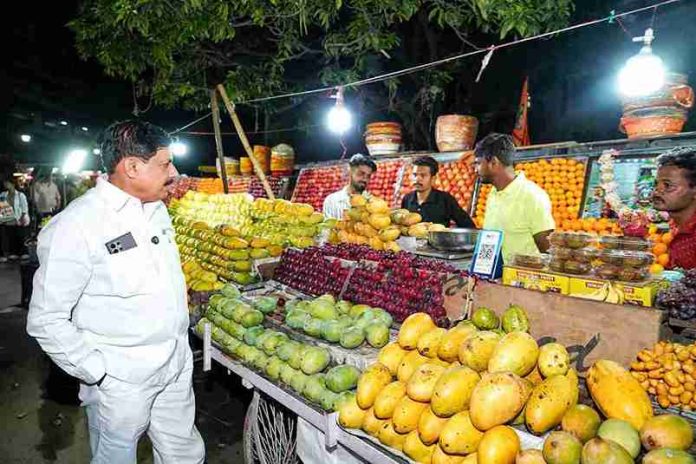 Cm Mohan Yadav Traffic Signal Rule Follow 696x464