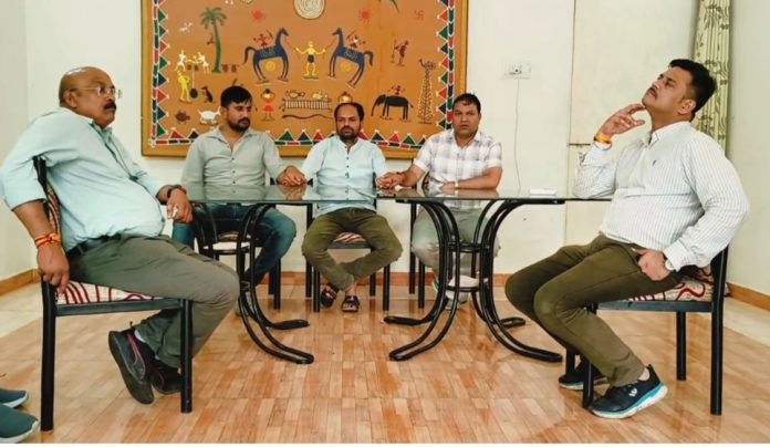 %E0%A4%97%E0%A5%8D%E0%A4%B0%E0%A4%BE%E0%A4%AE %E0%A4%B0%E0%A5%8B%E0%A4%9C%E0%A4%97%E0%A4%BE%E0%A4%B0 %E0%A4%B8%E0%A4%B9%E0%A4%BE%E0%A4%AF%E0%A4%95 %E0%A4%B0%E0%A4%BF%E0%A4%B6%E0%A5%8D%E0%A4%B5%E0%A4%A4%E0%A4%96%E0%A5%8B%E0%A4%B0%E0%A5%80 %E0%A4%AE%E0%A5%87%E0%A4%82 %E0%A4%A7%E0%A4%B0%E0%A4%BE%E0%A4%AF%E0%A4%BE 696x404