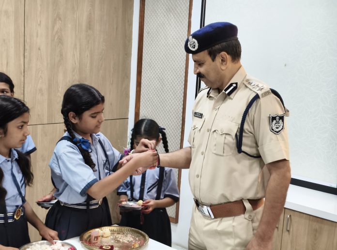 %E0%A4%B0%E0%A4%95%E0%A5%8D%E0%A4%B7%E0%A4%BE%E0%A4%AC%E0%A4%82%E0%A4%A7%E0%A4%A8 %E0%A4%9D%E0%A4%BE%E0%A4%AC%E0%A5%81%E0%A4%86 %E0%A4%B8%E0%A4%AE%E0%A4%BE%E0%A4%9A%E0%A4%BE%E0%A4%B0 696x516