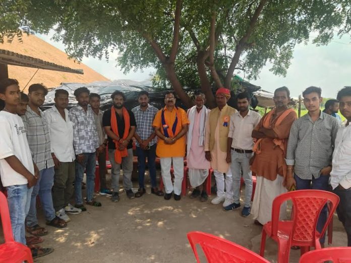 Apna Dal RB Singh Patel 696x522