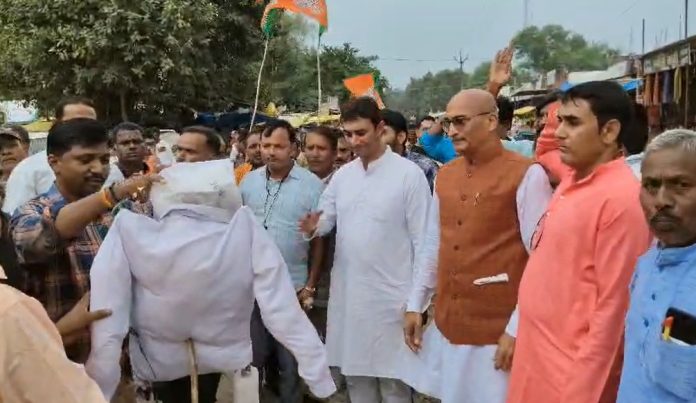 Rewa BJP Protest Agesnt Jitu Patwari 696x403