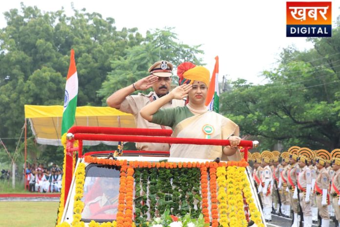 Jhabua Collector Neha Meena 696x464