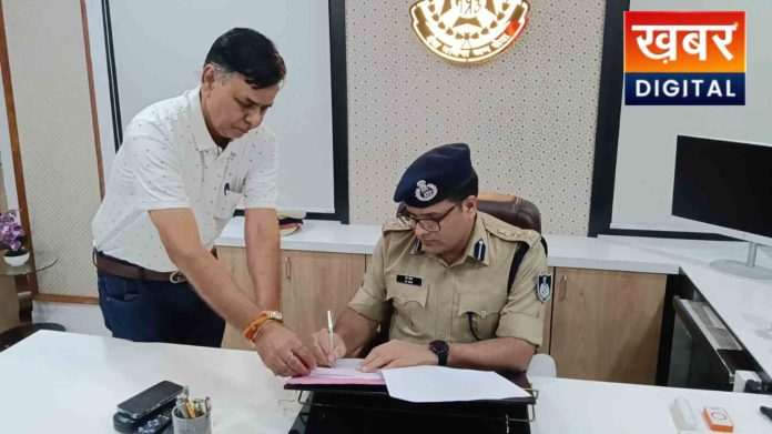 Newly Appointed Superintendent Of Police Takes Charge In Jhabua 696x391