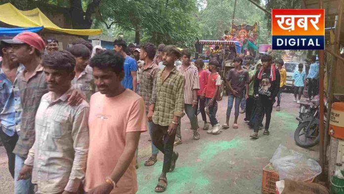 The Joy Of Devotees Poured Out In Ganesh Visarjan Procession 696x394