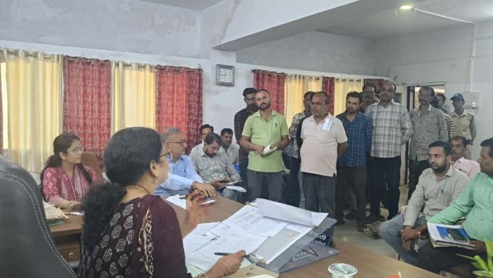 %E0%A4%9A%E0%A4%82%E0%A4%A6%E0%A5%87%E0%A4%B0%E0%A5%80 %E0%A4%A8%E0%A4%97%E0%A4%B0 %E0%A4%AA%E0%A4%BE%E0%A4%B2%E0%A4%BF%E0%A4%95%E0%A4%BE %E0%A4%B5%E0%A4%BF%E0%A4%B5%E0%A4%BE%E0%A4%A6 696x392