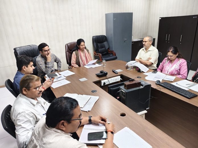 एक्शन में कलेक्टर प्रतिभा पाल, 6 पंचायतों के सचिवों को किया निलंबित