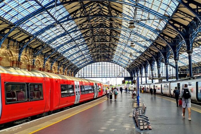 Railway का बड़ा फैसला, इन 13 स्टेशनों को मिलेगा नया लुक, देखें लिस्ट