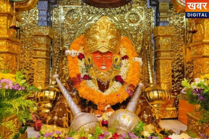 MP Hanuman Mandir: पीपल के पेड़ से प्रकट हुए बजरंगबली, यहां नारियल चढ़ाते ही पूरी होती है हर मनोकामना