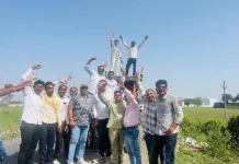 किसान रैली को रास्ते में रोका, बीजेपी-कांग्रेस के खिलाफ लगाए नारे